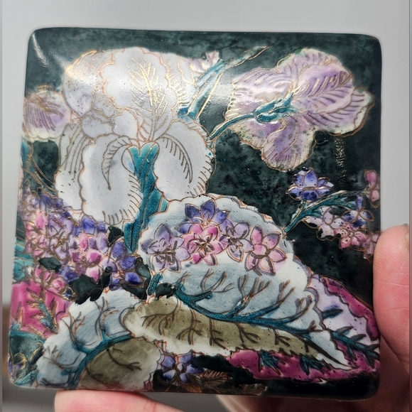 Vintage Porcelain Hand Painted Gold Trim Green Chinese Decorative Trinket Box - Picture 2 of 12